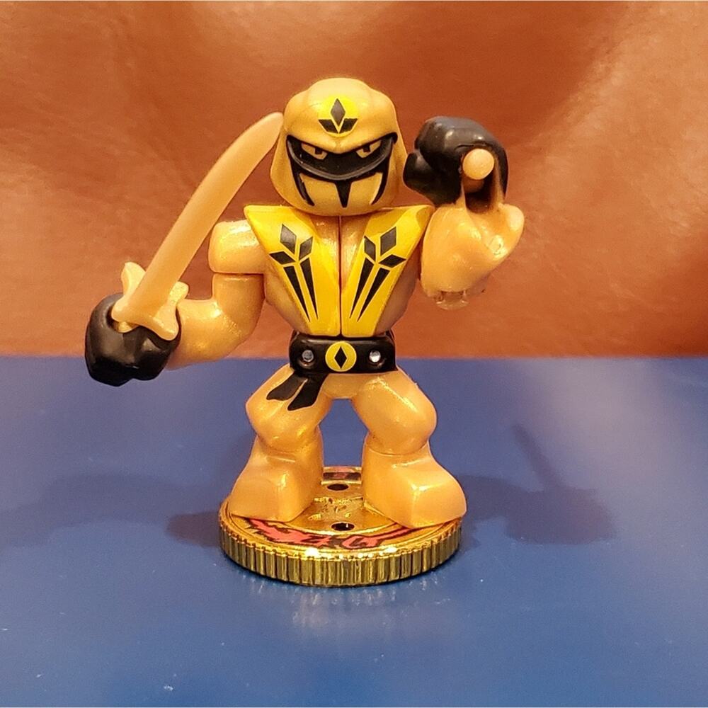 Akedo Ultimate Arcade Warriors Series 1 Sunshadow Ultra Rare Figure Loose
